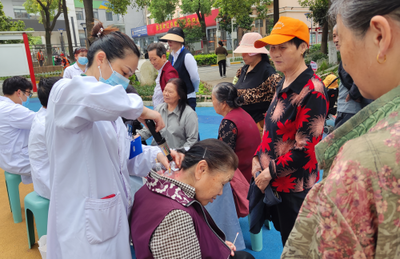 情暖端午 關愛老人 汪田社區(qū)開展系列為老服務活動之營養(yǎng)健康咨詢服務